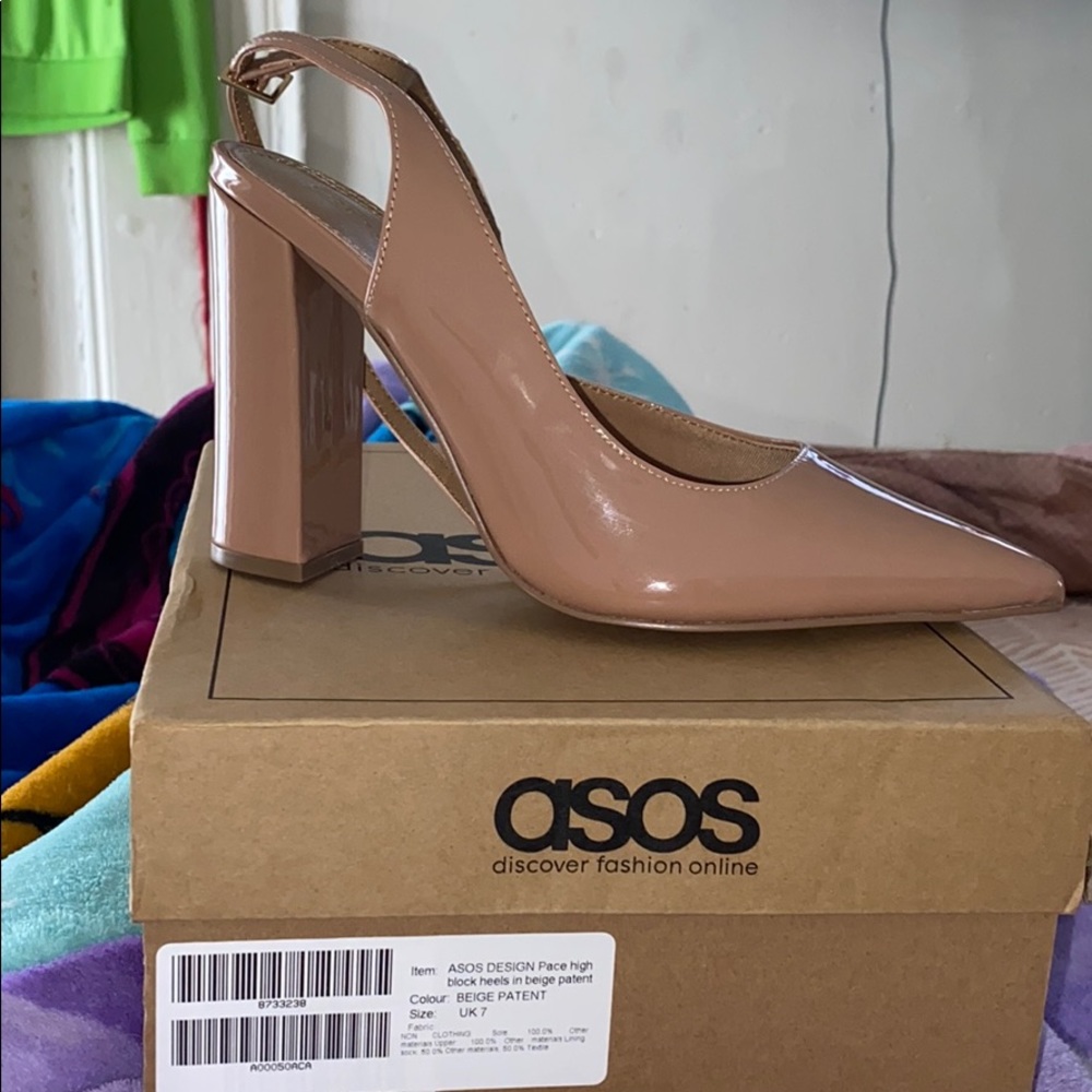 Nude sling back